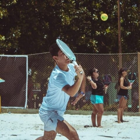 Imagem do post Baianos brigam por títulos no torneio internacional juvenil de Beach Tennis