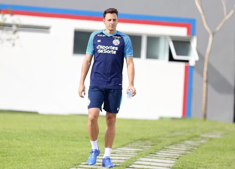 Arias adia apresentação à seleção colombiana e estará a disposição contra o Galo