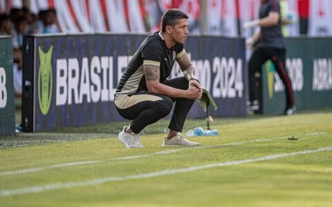 Imagem do post Carpini reclama da arbitragem em derrota do Vitória para o Botafogo