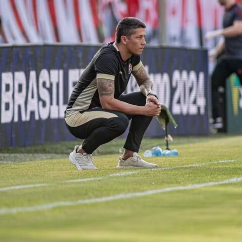 Imagem do post Carpini reclama da arbitragem em derrota do Vitória para o Botafogo