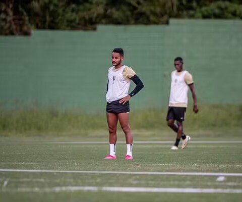 Imagem do post Mateus Gonçalves e Iury Castilho treinam e devem ser opções contra o Internacional