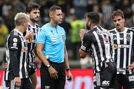 Imagem do post Hulk e Paulinho desfalcam o Atlético-MG contra o Vitória