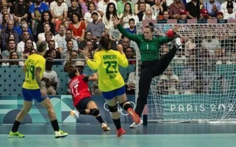 Imagem do post Na estreia do handebol feminino, Seleção Brasileira atropela a Espanha