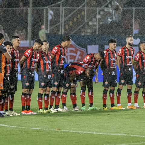 Imagem do post Vitória volta pra zona de rebaixamento após derrota diante do São Paulo