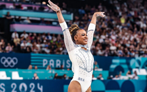 Imagem do post Rebeca Andrade é prata no salto e iguala Torben e Scheidt com cinco medalhas olímpicas