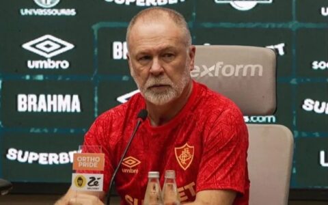 Imagem do post Mano Menezes diz que elenco do Bahia ficou “de perninha pra cima”