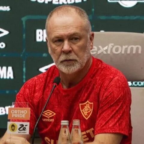 Imagem do post Mano Menezes diz que elenco do Bahia ficou “de perninha pra cima”