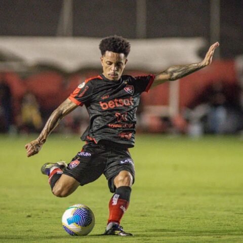 Imagem do post Vitória entra na zona de rebaixamento após abertura da 29ª rodada do Brasileirão