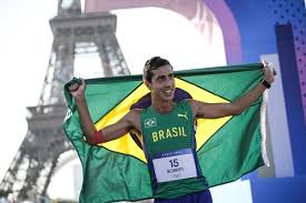 Brasileiro fica na 2ª posição da marcha atlética e conquista medalha de prata