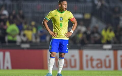Imagem do post Vitor Roque cita frustração no Barcelona