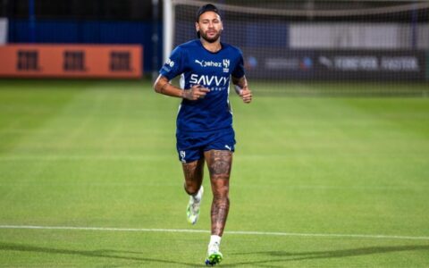 Imagem do post Após um ano, Neymar volta aos campos nesta segunda (21)