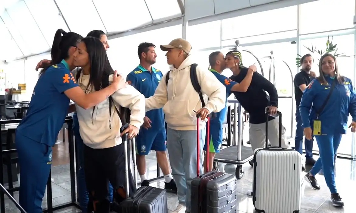 Seleção feminina se apresenta para amistosos contra Colômbia