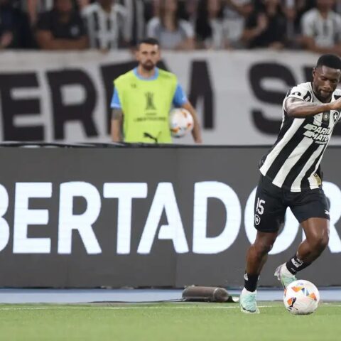 Imagem do post Pelo sonho da Libertadores, Botafogo recebe o Peñarol no Nilton Santos