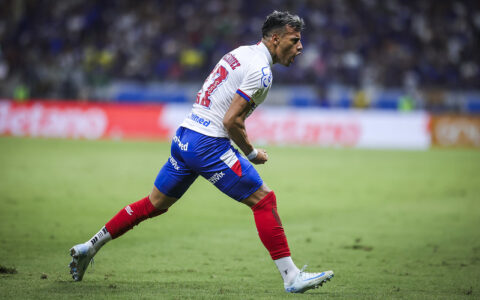 Imagem do post Lucho fala sobre titularidade e projeta partida contra o São Paulo