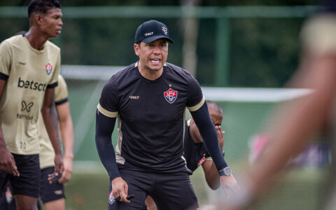 Imagem do post Vitória encerra preparação para jogo contra o Athlético-PR; time terá mudanças