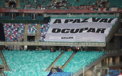 Imagem do post Ação simbólica na Arena Fonte Nova promove campanha pela paz no futebol