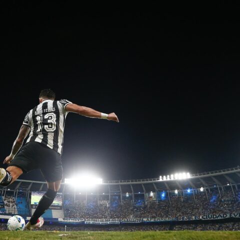 Imagem do post Botafogo perde para o Racing em 1º jogo da Recopa