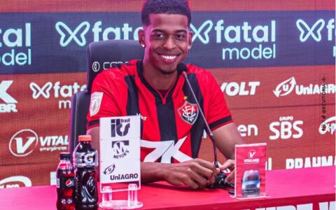 Imagem do post “A gente pensa em fazer como o Alerrandro”, diz Carlinhos ao ser apresentado