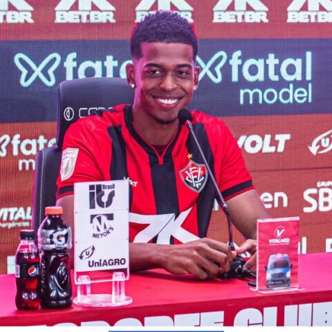 Imagem do post “A gente pensa em fazer como o Alerrandro”, diz Carlinhos ao ser apresentado