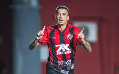 Imagem do post Vitória rescinde contrato com Bruno Xavier