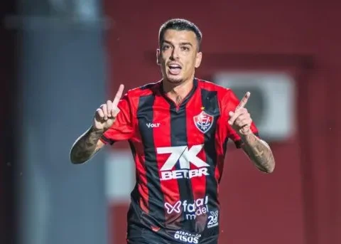 Imagem do post Vitória rescinde contrato com Bruno Xavier