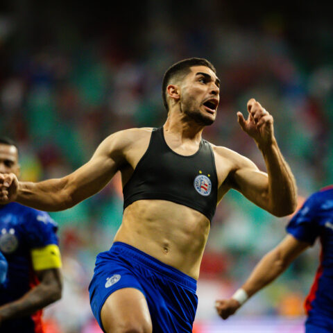 Imagem do artigo Bahia arranca triunfo no último minuto e vira top 3 do brasileirão