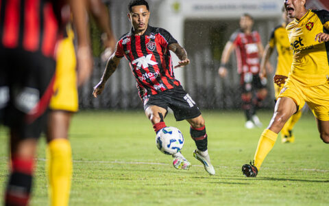 Imagem do artigo Vitória anuncia renovação de contrato do meia Matheuzinho