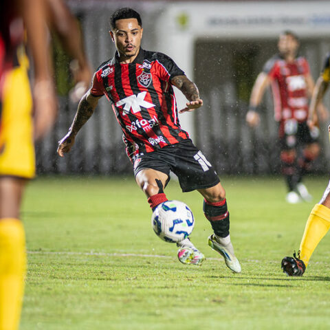 Imagem do artigo Vitória anuncia renovação de contrato do meia Matheuzinho