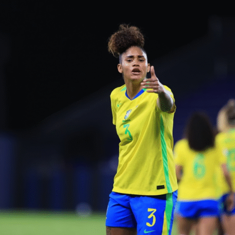 Imagem do artigo Brasil joga com uma a menos e arranca empate heroico contra Colômbia na Copa América Feminina