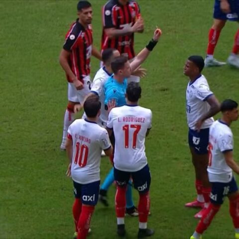 Imagem do artigo Jean Lucas é punido pelo STJD após expulsão no último Ba-Vi