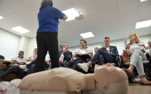 Imagem do artigo CBF qualifica mais de 100 médicos em treinamento pioneiro para emergências cardiovasculares