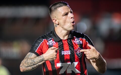 Imagem do artigo Vitória vacila nos acréscimos, cede empate ao Juventude no Barradão e atacante desabafa