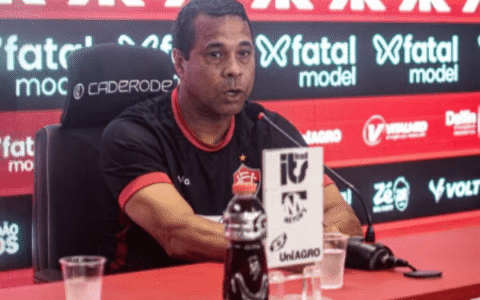 Imagem do artigo Rodrigo Chagas vai comandar o Vitória contra o Atlético-MG e diz: “Carta branca para trabalhar”