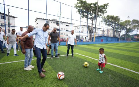 Imagem do post Salvador chega a 82 campos com grama sintética após entrega de arena esportiva em Fazenda Grande II