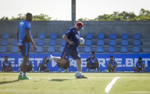 Imagem do artigo Saiba a gravidade das lesões de Sanabria e Gilberto; Everto Ribeiro treina com bola