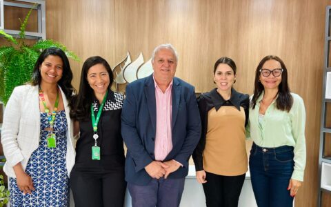 Imagem do artigo Camaçari pode ganhar sistema elétrico mais moderno após reunião entre Ivoneide Caetano, Coelba e Sesp