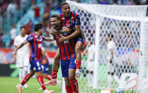 Imagem do artigo Bahia vira e enlouquece a Fonte Nova com vitória épica