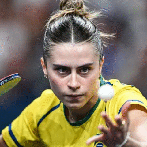 Imagem do artigo Bruna Takahashi quase derruba top 5 no WTT Champions 2025