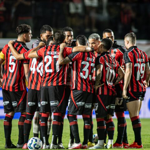 Imagem do artigo Vitória x Botafogo: veja onde assistir, escalações e desfalques no duelo decisivo pelo Brasileirão