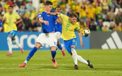 Imagem do artigo Atacante Dell recebe prêmio da Fifa por atuação na Seleção Brasileira Sub-17