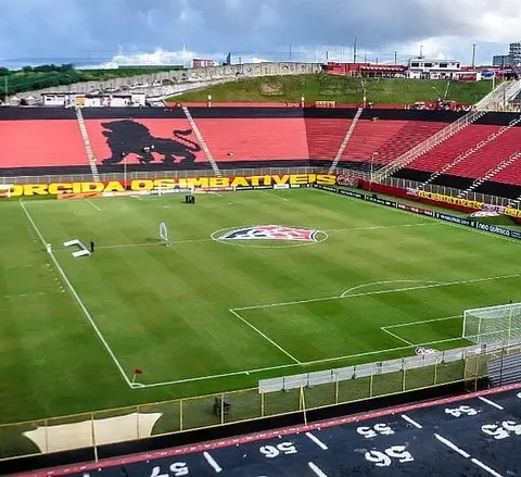 Imagem do artigo Vitória agita o mercado: zagueiro se despede, volante fica e novos reforços ganham força para 2026