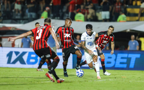 Imagem do artigo “É final de Copa do Mundo”: Jair Ventura esquenta o Ba-Vi após goleada do Vitória