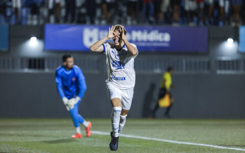 Imagem do artigo Bahia atropela o Bahia de Feira fora de casa, vence por 3 a 0 e dispara na liderança do Baianão
