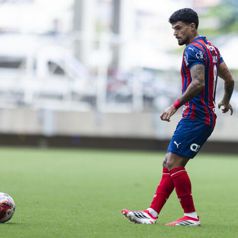 Imagem do artigo São Paulo mira Cauly, mas Bahia impõe condição que dificulta negociação