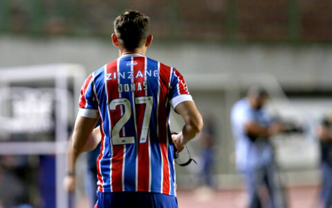 Imagem do artigo Ex-Bahia joga no sacrifício, marca gol e leva prêmio de melhor em campo