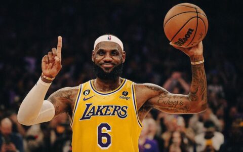 Imagem do artigo LeBron lidera ranking das camisas da NBA mais vendidas no Brasil