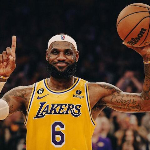 Imagem do artigo LeBron lidera ranking das camisas da NBA mais vendidas no Brasil
