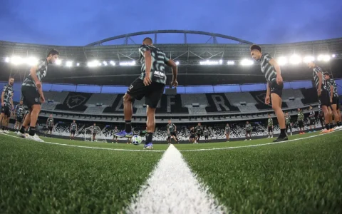 Imagem do artigo Gramado ruim pode barrar jogos: CBF endurece regras e ameaça vetar estádios