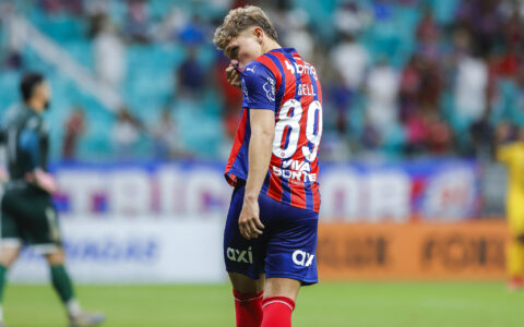 Imagem do artigo Entrou e foi expulso: Dell pede desculpas após vermelho com oito minutos em campo