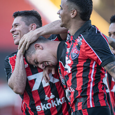 Imagem do artigo Vitória corre contra o relógio: janela é ampliada e diretoria ainda busca reforços para o Brasileirão